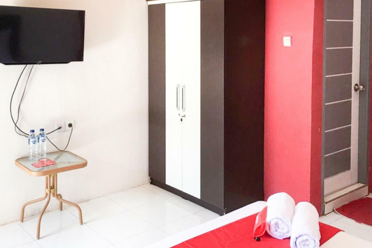 Hotel Reddoorz @ Simpang Lima Jupiter Sorong Exteriér fotografie