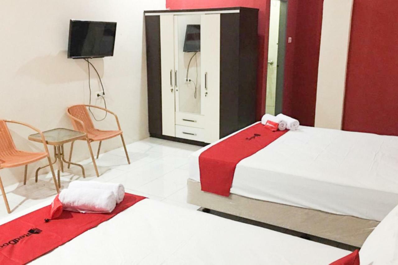 Hotel Reddoorz @ Simpang Lima Jupiter Sorong Exteriér fotografie